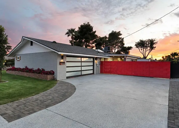 Bella Rosa- Close To Old Town With Pool & Hot Tub Holiday home