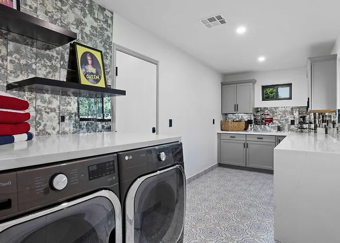Bella Rosa- Close To Old Town With Pool & Hot Tub *