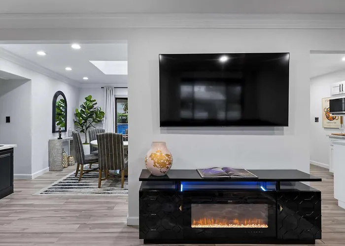 Bella Rosa- Close To Old Town With Pool & Hot Tub Holiday home Scottsdale