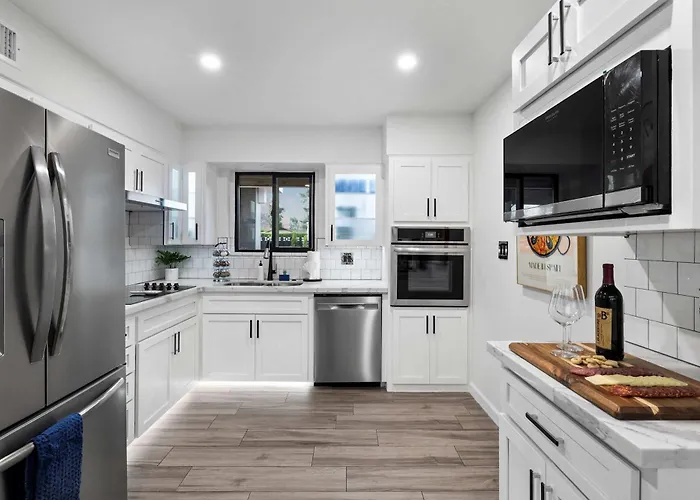 Bella Rosa- Close To Old Town With Pool & Hot Tub
