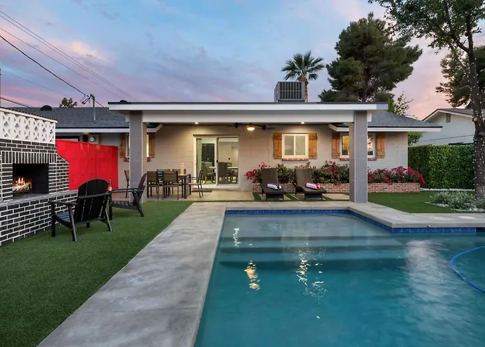 Bella Rosa- Close To Old Town With Pool & Hot Tub Holiday home