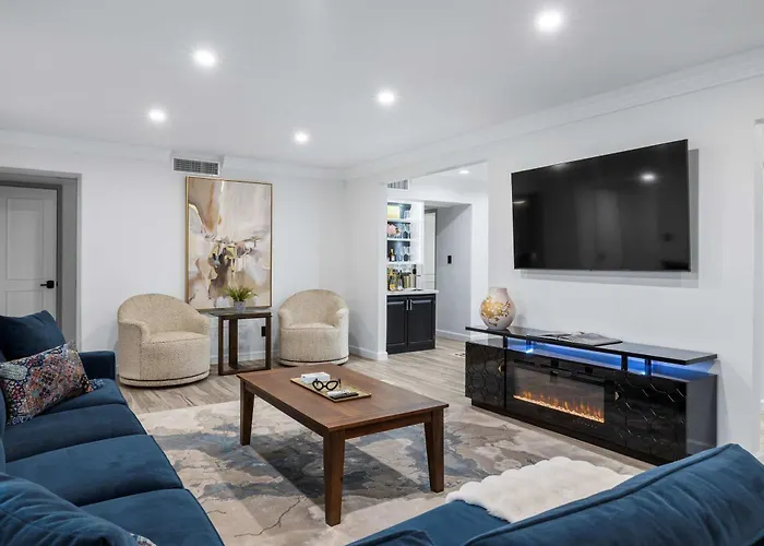 Bella Rosa- Close To Old Town With Pool & Hot Tub Holiday home *